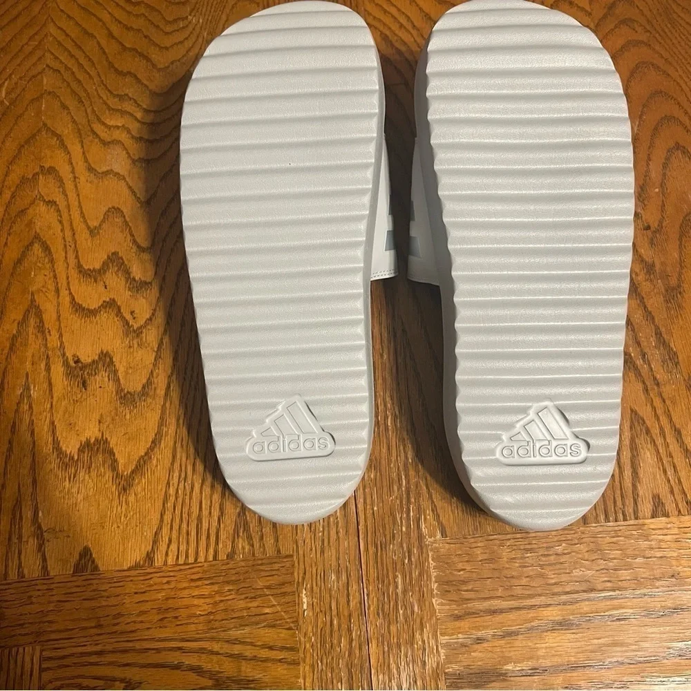 NEW Adidas Women's Adilette Platform Slide Sandals in Gray Silver Sz 11